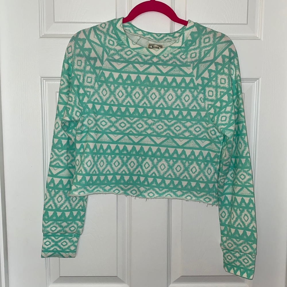 Cropped long sleeve sweater top